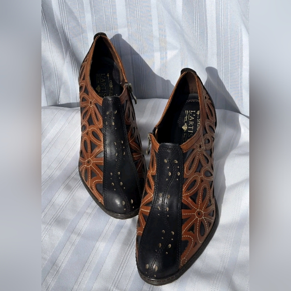 L’Artiste Spring Step Arbella Booties Floral Laser Cut Size 40 US size 9 Brown